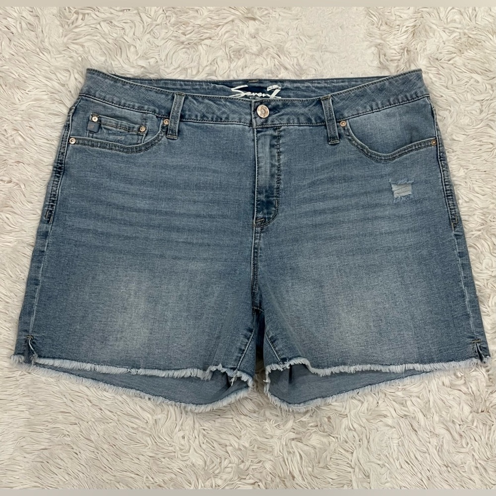 Seven7 Weekend Shorts Women’s Size 16 Frayed Hem 5” Inseam High Waist Denim Blue